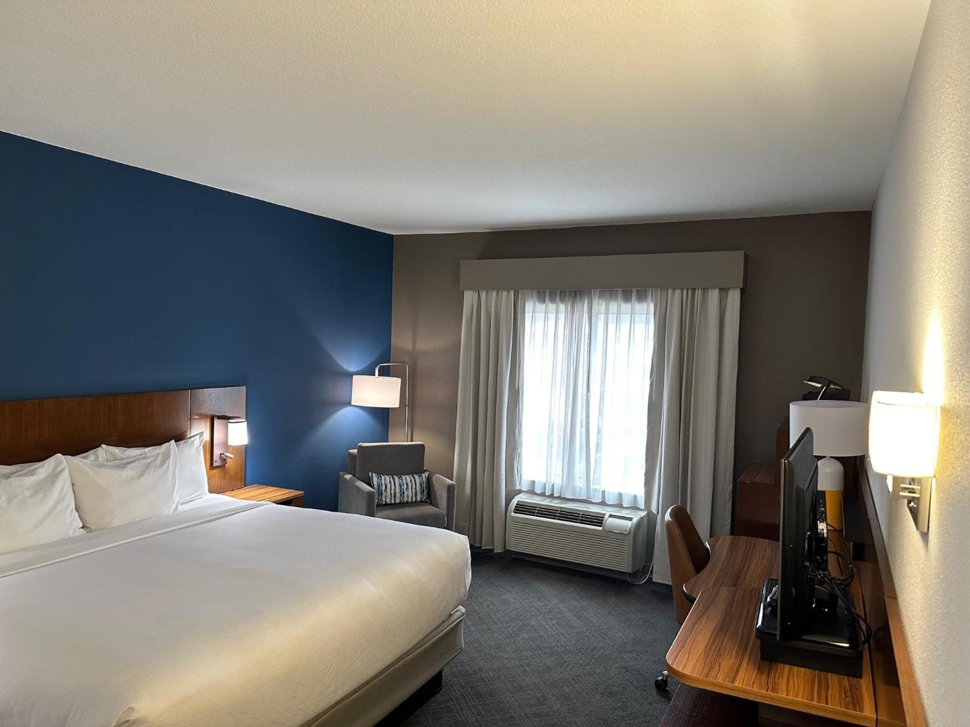 Comfort Inn & Suites Akron South Ngoại thất bức ảnh