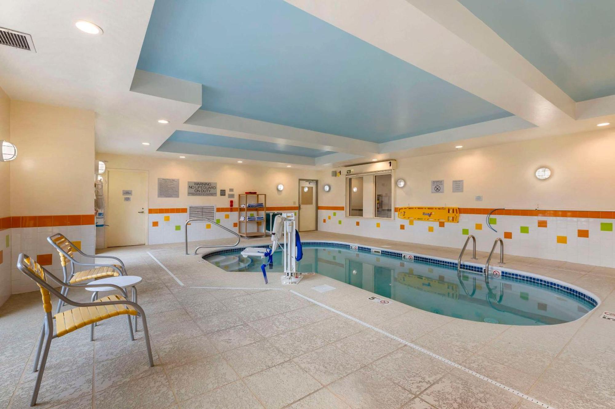 Comfort Inn & Suites Akron South Ngoại thất bức ảnh