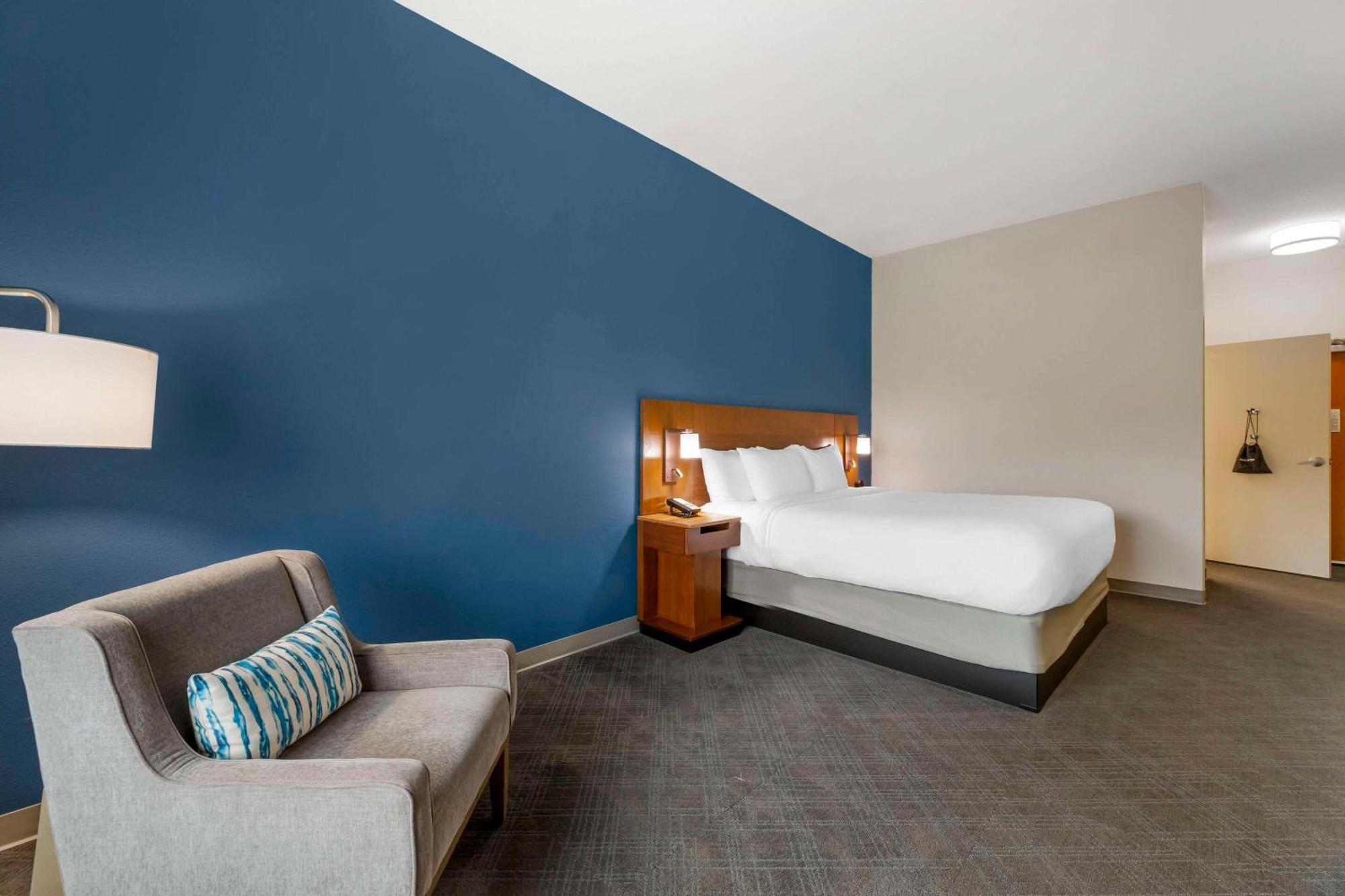 Comfort Inn & Suites Akron South Ngoại thất bức ảnh