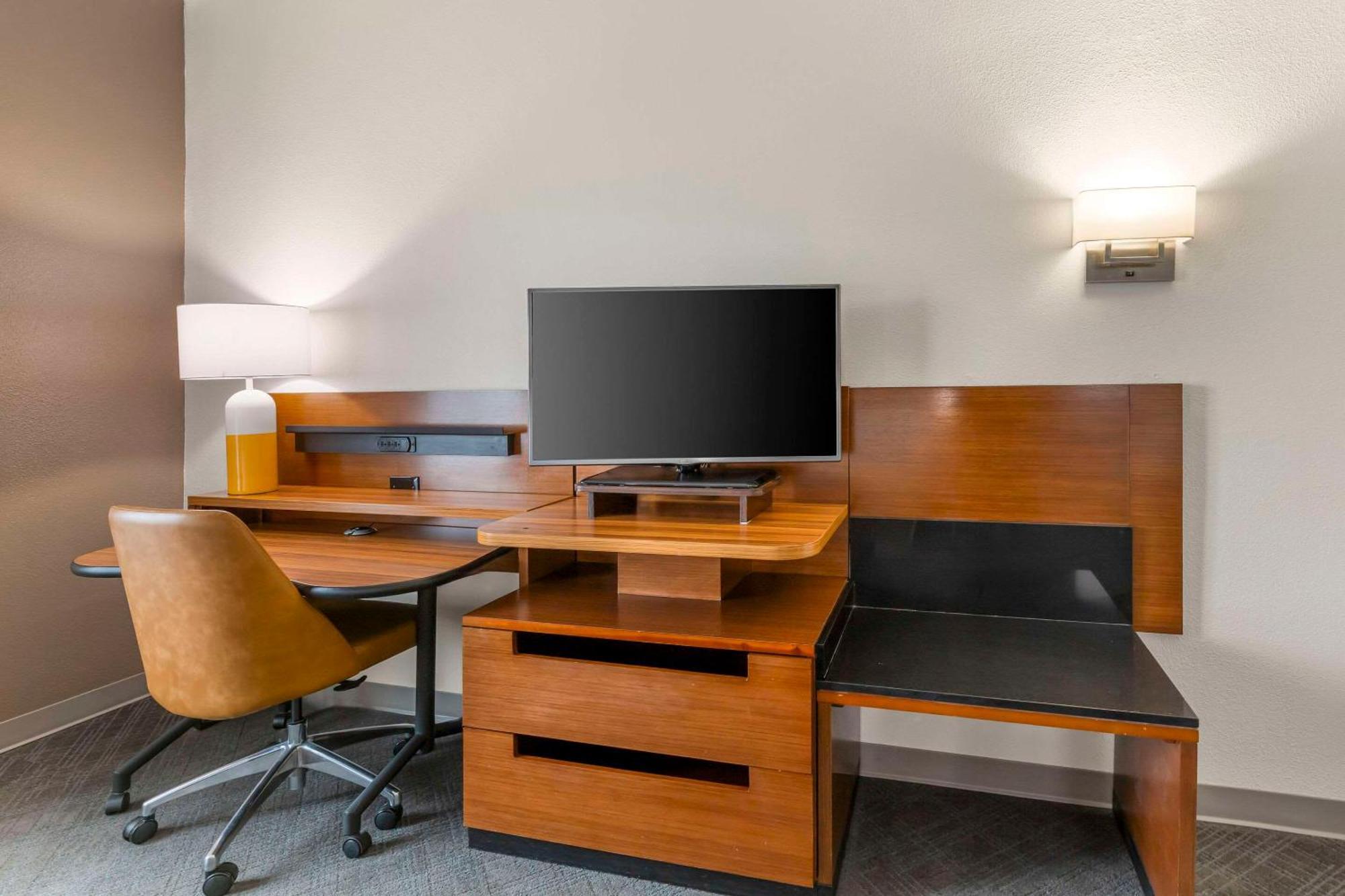Comfort Inn & Suites Akron South Ngoại thất bức ảnh
