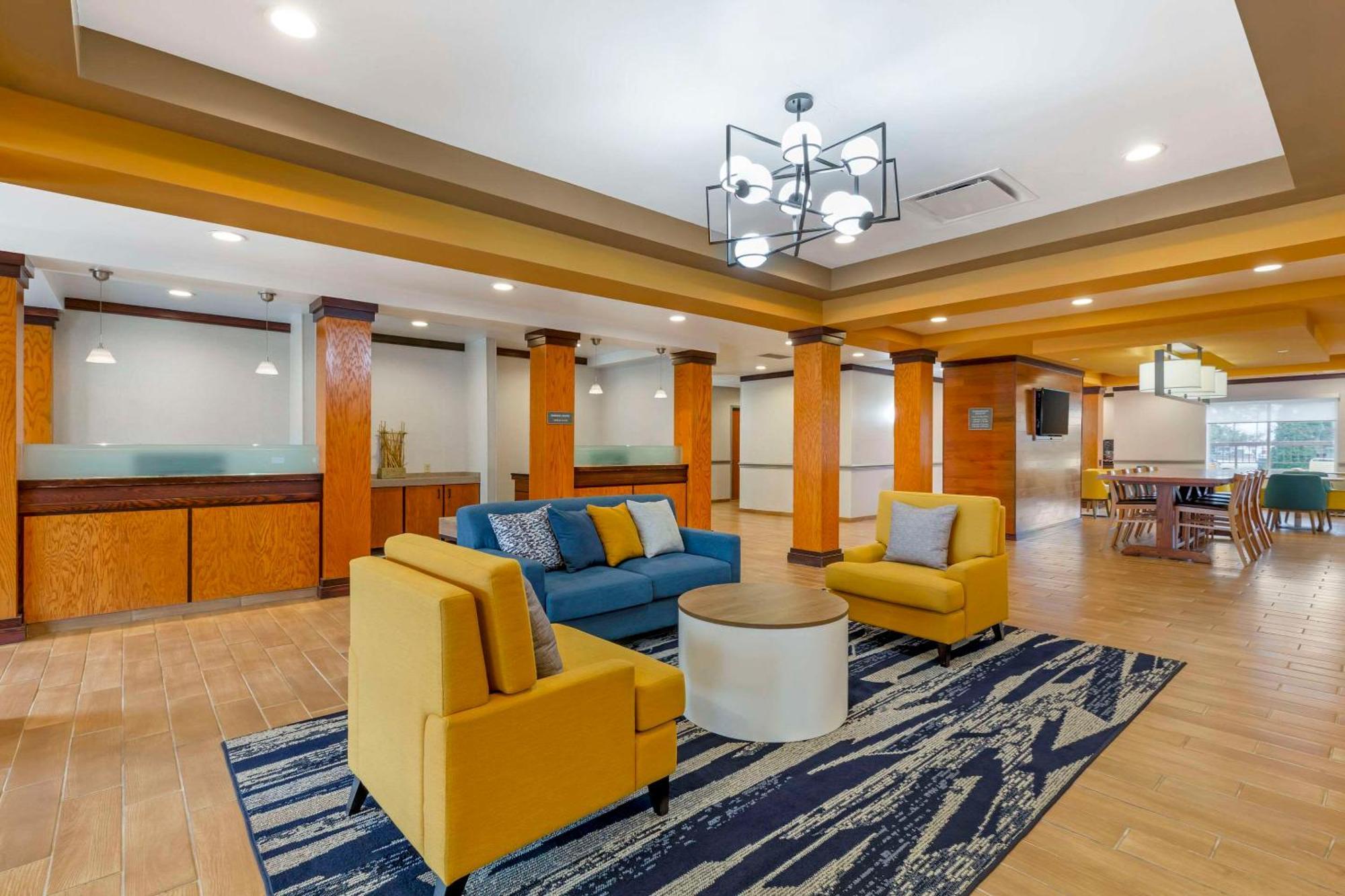 Comfort Inn & Suites Akron South Ngoại thất bức ảnh