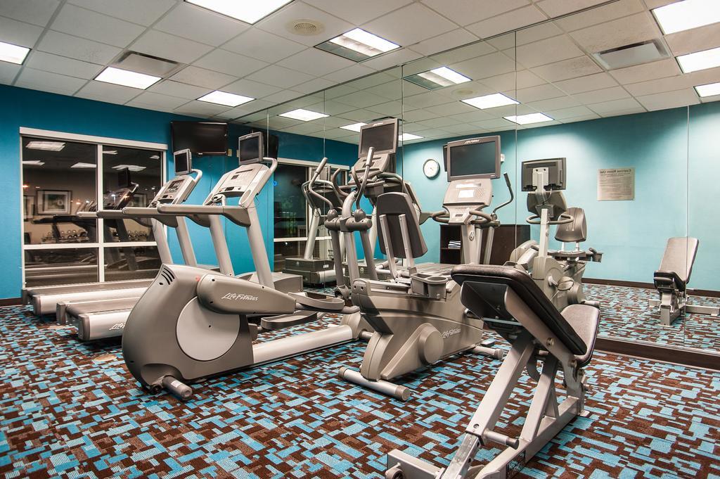 Comfort Inn & Suites Akron South Ngoại thất bức ảnh