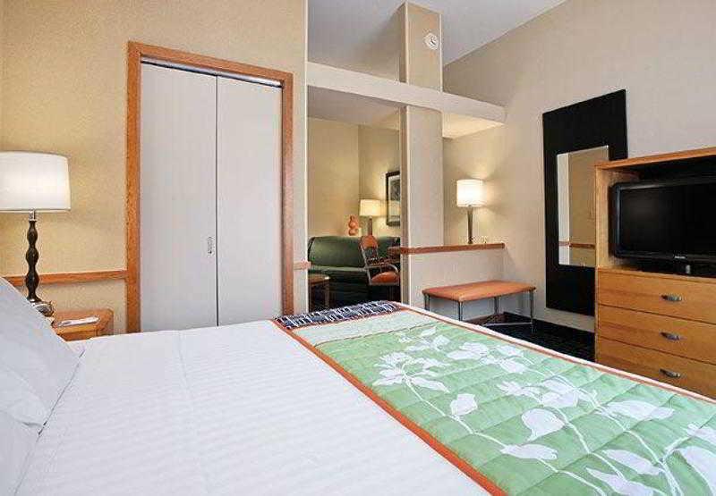 Comfort Inn & Suites Akron South Ngoại thất bức ảnh