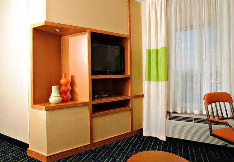 Comfort Inn & Suites Akron South Phòng bức ảnh