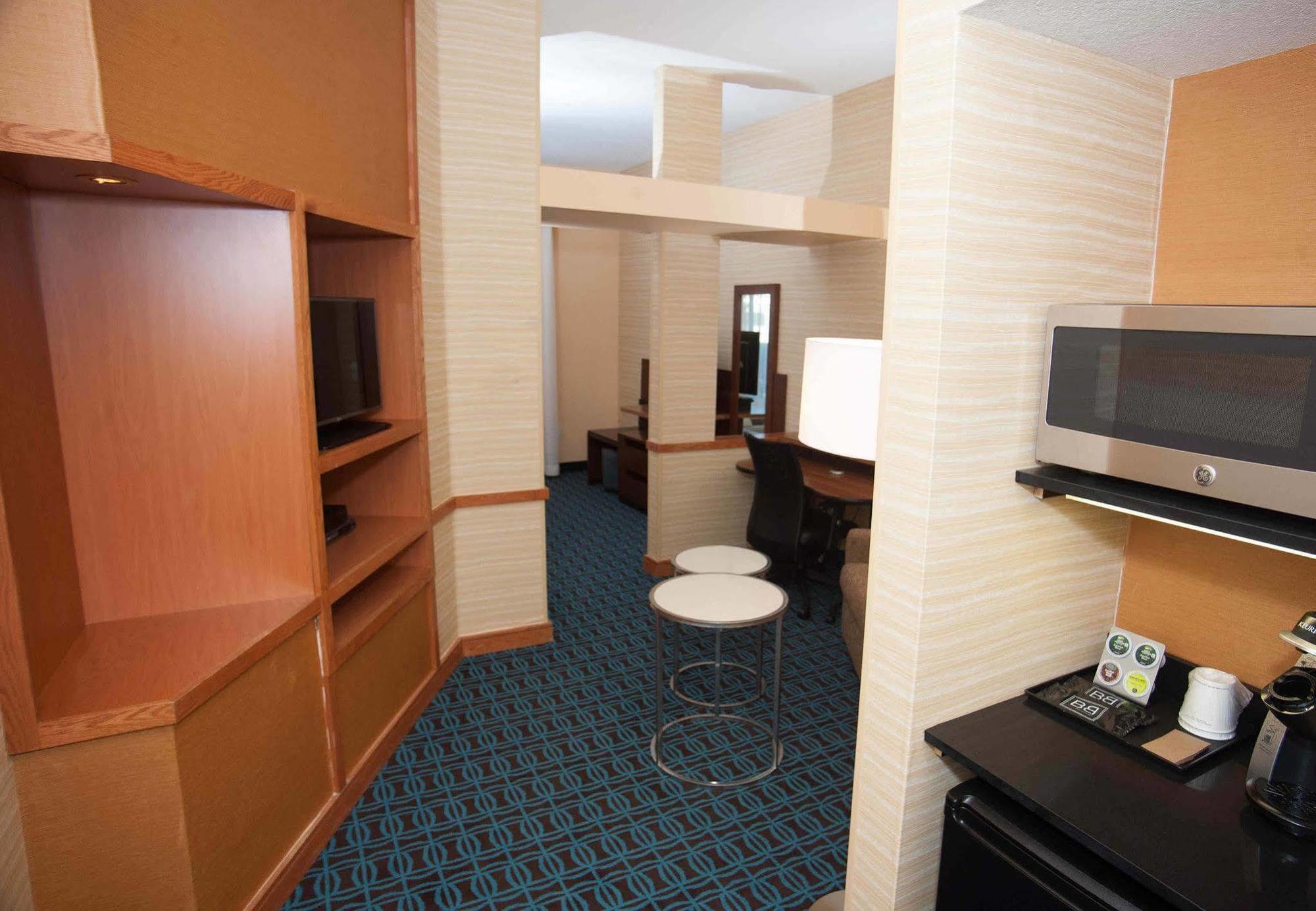 Comfort Inn & Suites Akron South Ngoại thất bức ảnh