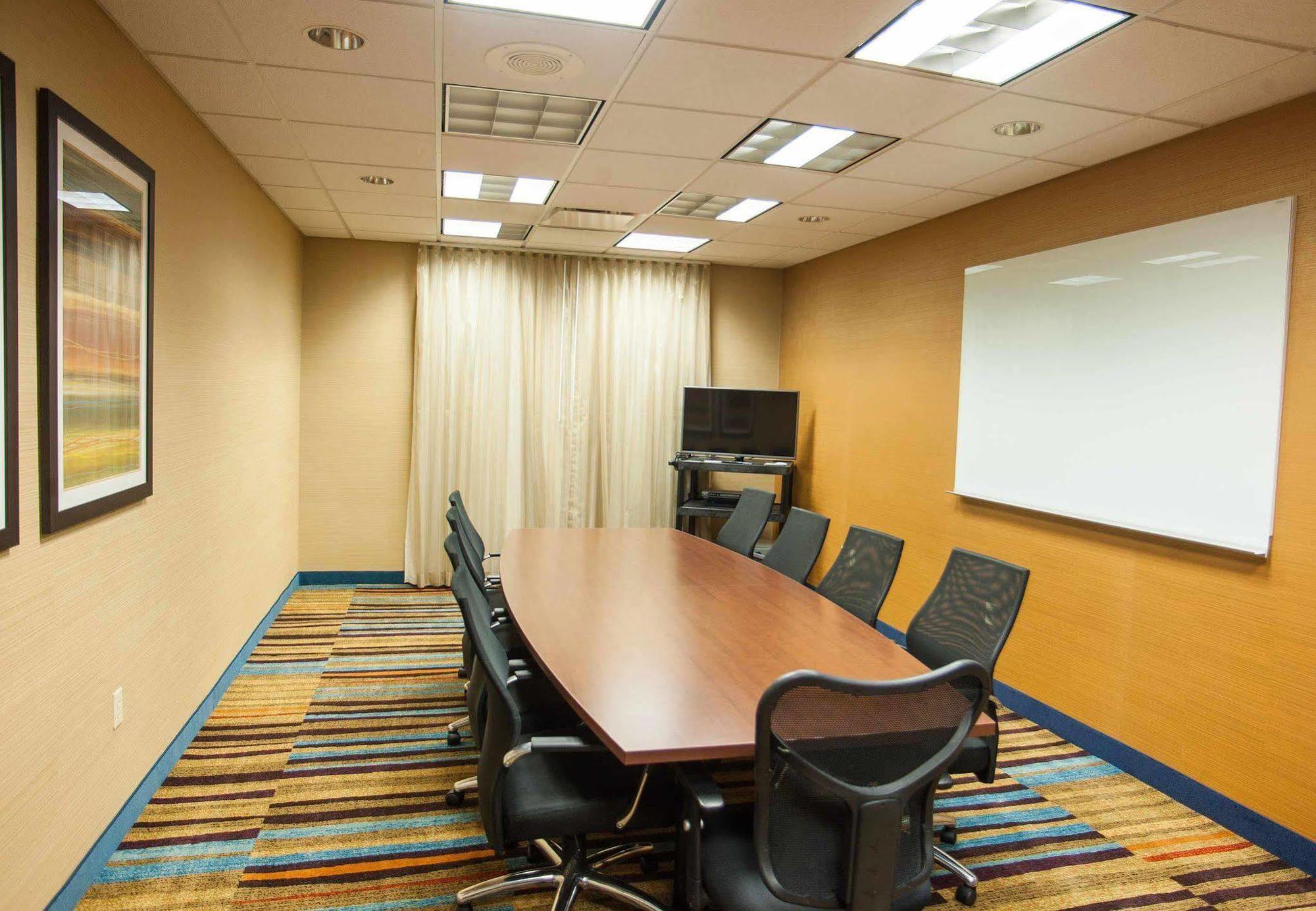 Comfort Inn & Suites Akron South Ngoại thất bức ảnh